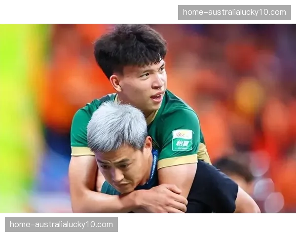 浙江队客场大胜青岛海牛 王钰栋双响助球队积分成功转正